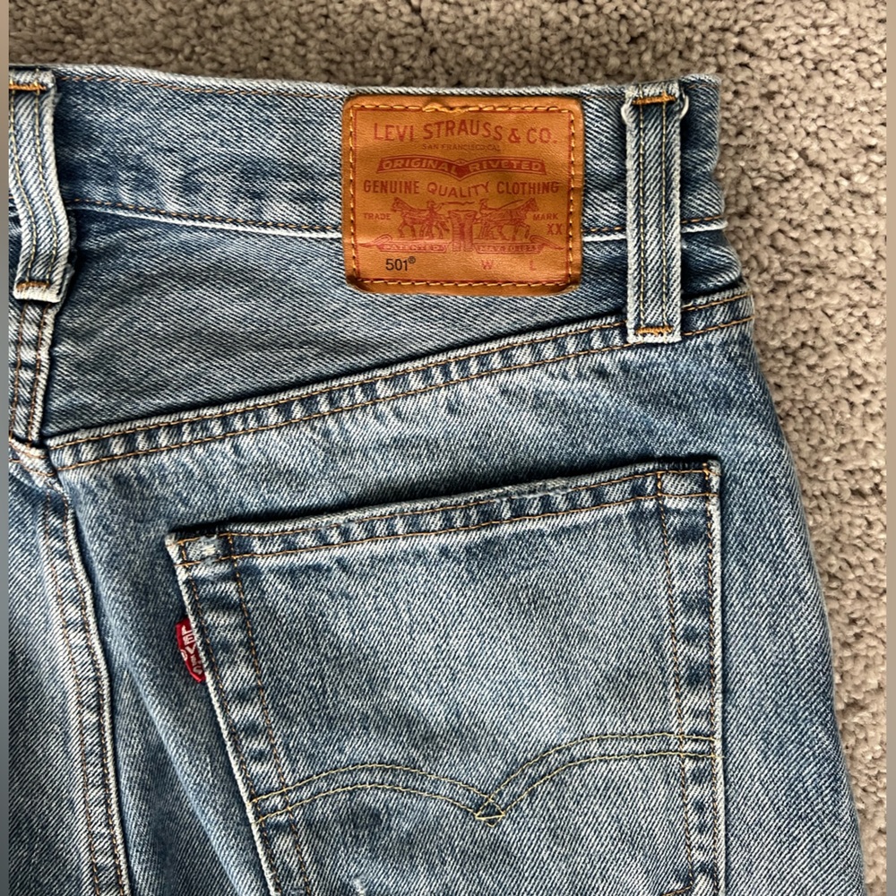 Levi’s 501 cropped jeans